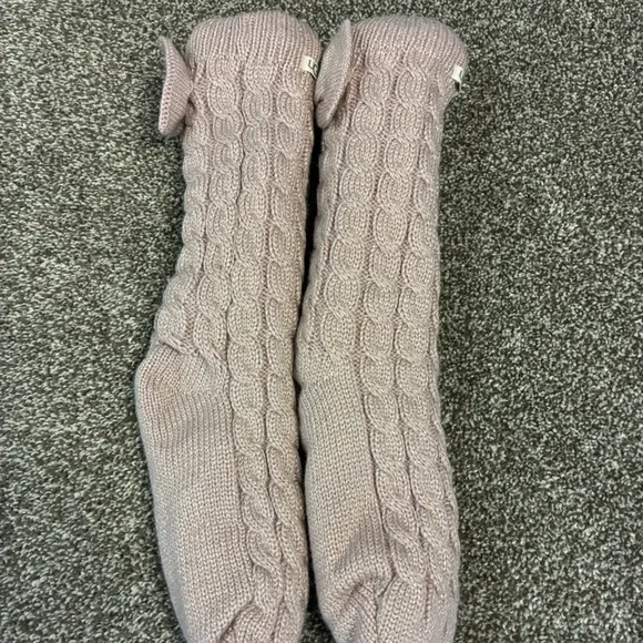 UGG Blush Cable Knit Socks with Fluffy White Cuffs - Picture 10 of 10